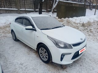 2019 Kia Rio IV, белый, 1480000 рублей, вид 3