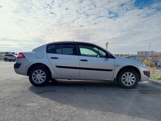 2007 Renault Megane II Рестайлинг, серебристый, 450000 рублей, вид 2