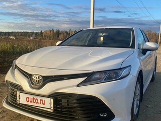 2018 Toyota Camry VIII (XV70), белый, 2300000 рублей, вид 2