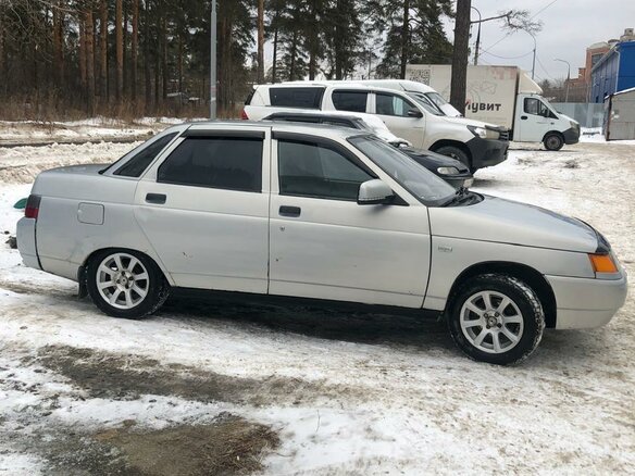 2004 Lada (ВАЗ) 2110, серебристый, 190000 рублей - вид 3