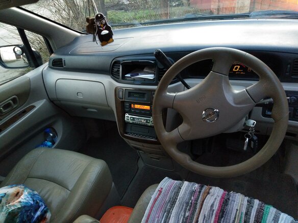 2002 Nissan Prairie III (M12), чёрный - вид 1