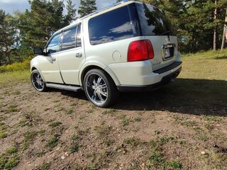 2005 Lincoln Navigator 6-speed II, белый, 1250000 рублей, вид 3