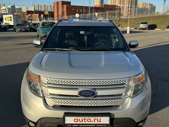 2013 Ford Explorer V, серебристый, 1650000 рублей - вид 8