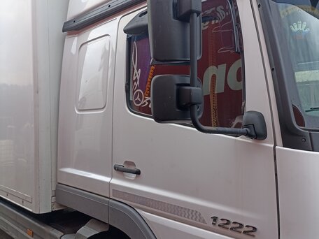 2004 Mercedes-Benz Atego, белый, 4150000 рублей, вид 3