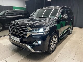 2017 Toyota Land Cruiser 200 Series Рестайлинг 2, чёрный, 8300000 рублей, вид 3