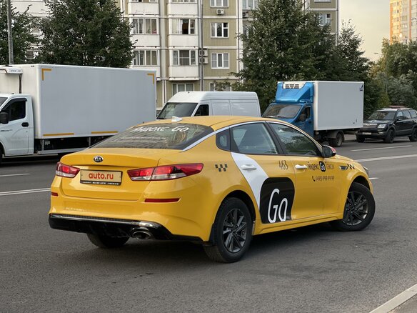 2019 Kia Optima IV Рестайлинг, белый, 1400000 рублей - вид 3