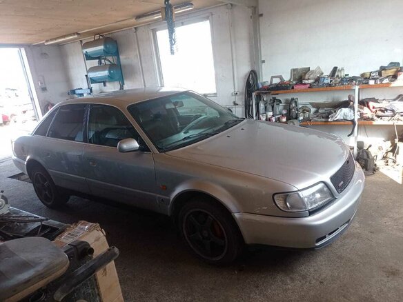 1995 Audi S6 I (C4), серебристый, 600000 рублей - вид 2