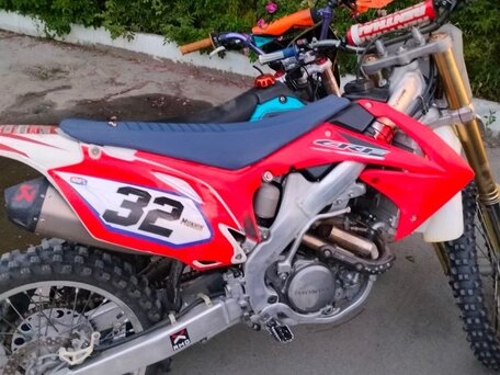 2010 Honda CRF 250R, красный, 450000 рублей, вид 3