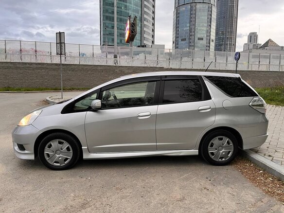 2011 Honda Fit Shuttle I, серебристый, 1080000 рублей - вид 3