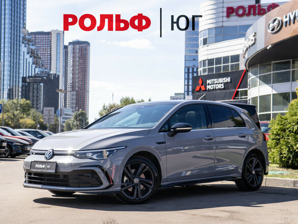 2021 Volkswagen Golf VIII, серый