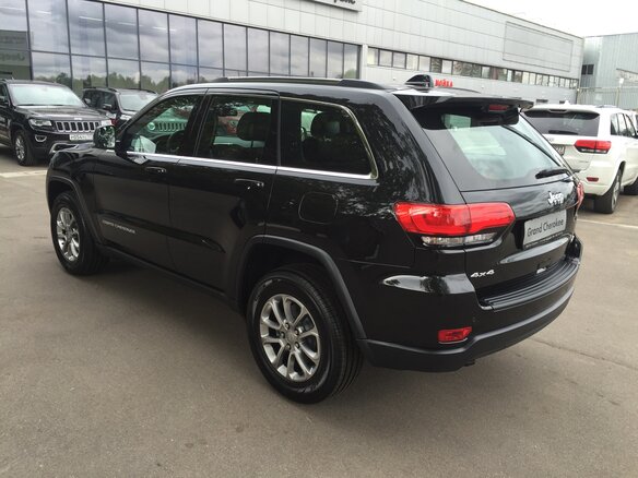 2016 Jeep Grand Cherokee IV (WK2) Рестайлинг, чёрный - вид 3