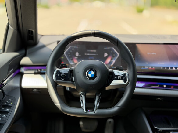 2024 BMW 5 серии 523d VIII (G60/G61/G68), серый - вид 20