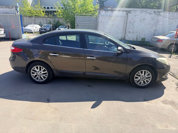 2013 Renault Fluence I Рестайлинг, коричневый, 600000 рублей - вид 2