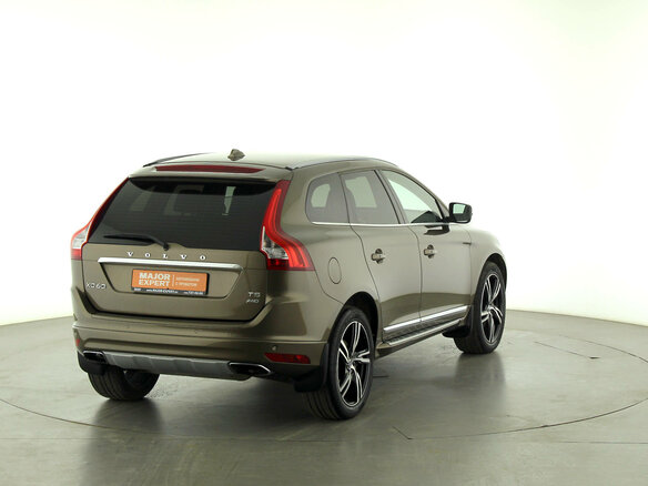 2017 Volvo XC60 I Рестайлинг, серебристый - вид 4