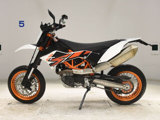 2018 KTM 690 SMC R, белый, 830000 рублей, вид 3