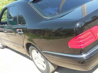 1998 Mercedes-Benz E-Класс 240 II (W210, S210), чёрный, 280000 рублей, вид 3
