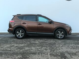 2017 Toyota RAV4 IV (XA40) Рестайлинг, коричневый, 2170000 рублей, вид 3