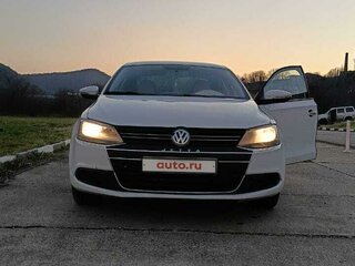 2013 Volkswagen Jetta VI, белый, 870000 рублей, вид 2
