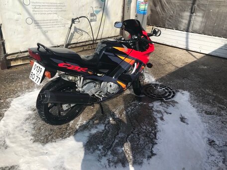 1995 Honda CBR 600F, красный, 360000 рублей, вид 4