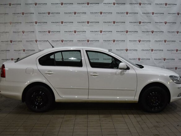 2012 Skoda Octavia II (A5) Рестайлинг, белый - вид 4