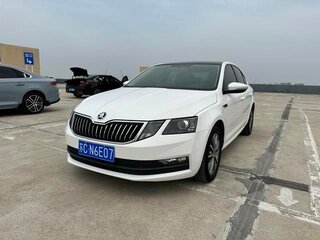 2021 Skoda Octavia III (A7) Рестайлинг, белый, 1500000 рублей, вид 1