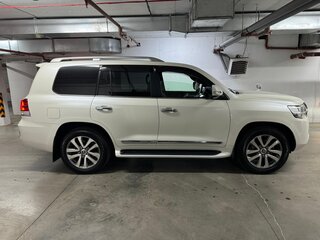 2018 Toyota Land Cruiser 200 Series Рестайлинг 2, белый, 9050000 рублей, вид 5