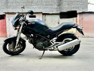 Ducati Monster 750