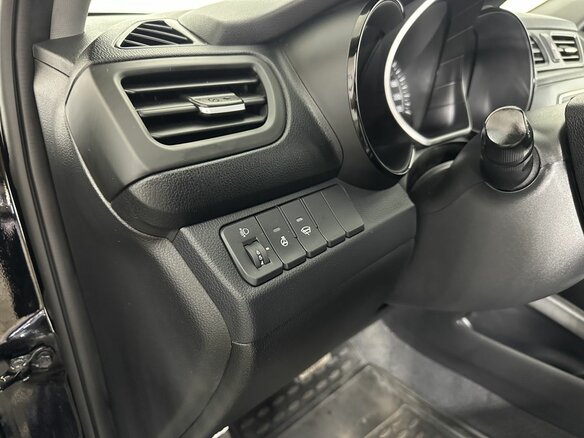 2015 Kia Rio 6-speed III, чёрный - вид 8
