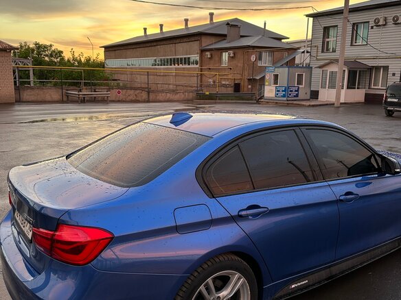 2017 BMW 3 серии 320i xDrive VI (F3x) Рестайлинг, синий, 3200000 рублей - вид 13