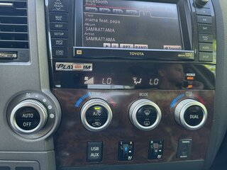 2010 Toyota Tundra CrewMax II, чёрный, 4000000 рублей, вид 4