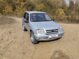 2003 Chevrolet Niva I, серебристый, 395000 рублей, вид 1