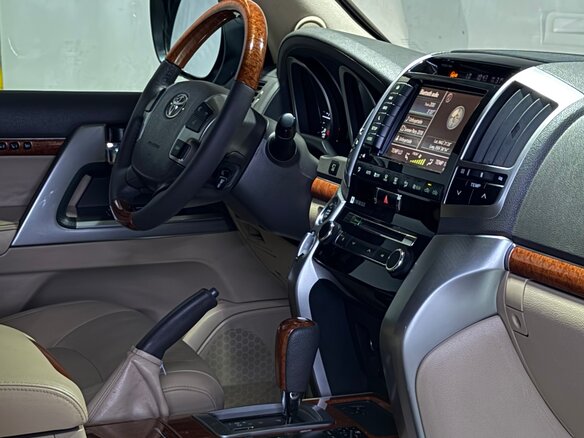 2014 Toyota Land Cruiser 200 Series Рестайлинг 1, чёрный, 4150000 рублей - вид 7