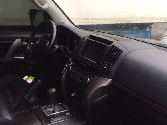 2011 Toyota Land Cruiser 200 Series, чёрный, 3500000 рублей