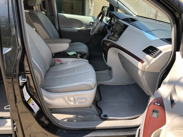 2012 Toyota Sienna III, чёрный, 2535000 рублей - вид 19