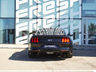 2021 Ford Mustang VI Рестайлинг, чёрный, 5770000 рублей, вид 3