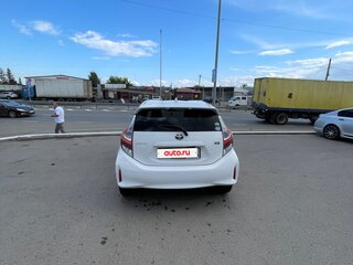 2017 Toyota Aqua I Рестайлинг 2, белый, 1200000 рублей, вид 4