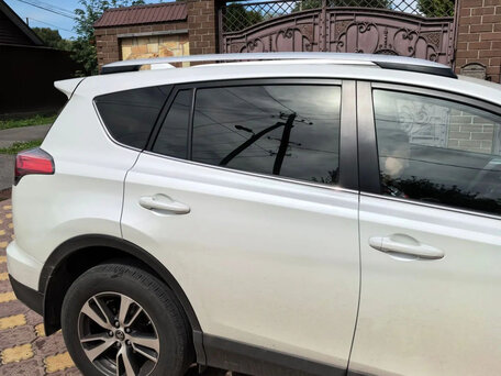 2018 Toyota RAV4 IV (XA40) Рестайлинг, белый, 2500000 рублей, вид 1