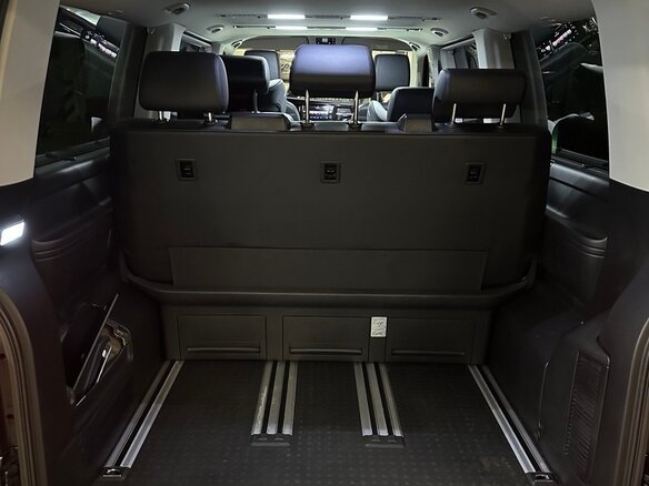 2020 Volkswagen Multivan Long T6 Рестайлинг, чёрный, 7190000 рублей - вид 7