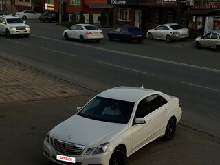 2011 Mercedes-Benz E-Класс 250 7G-Tronic IV (W212, S212, C207), белый, 1650000 рублей, вид 3