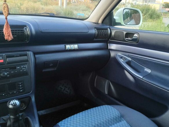 1998 Audi A4 I (B5), белый, 1250000 рублей - вид 21