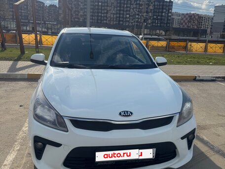 2019 Kia Rio IV, белый, 1090000 рублей, вид 2