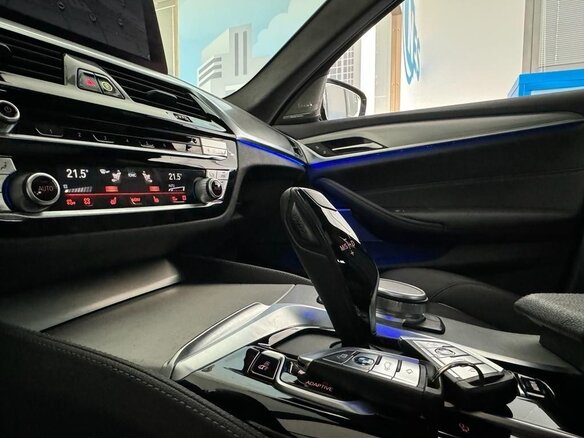 2020 BMW 5 серии 540i xDrive VII (G30/G31/G38) Рестайлинг, чёрный, 5490000 рублей - вид 9