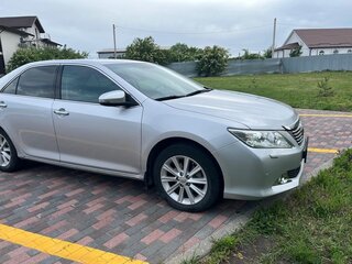 2013 Toyota Camry VII (XV50), серебристый, 2080000 рублей, вид 3