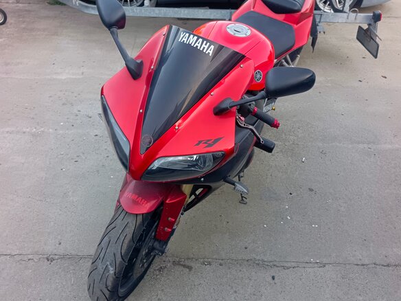 2002 Yamaha YZF-R1, красный, 500000 рублей