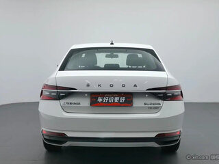 2021 Skoda Superb III Рестайлинг, белый, 1740000 рублей, вид 3
