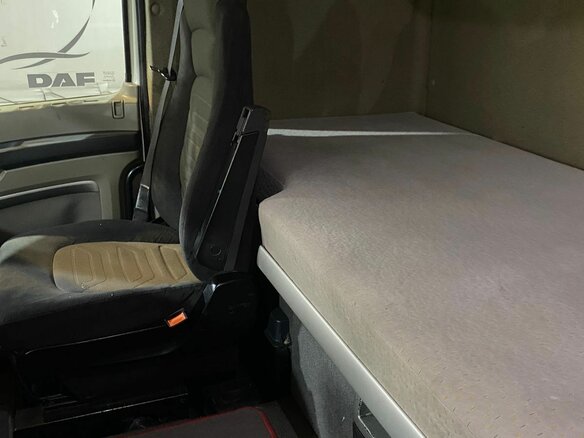 2010 DAF XF 105, белый, 3750000 рублей - вид 3