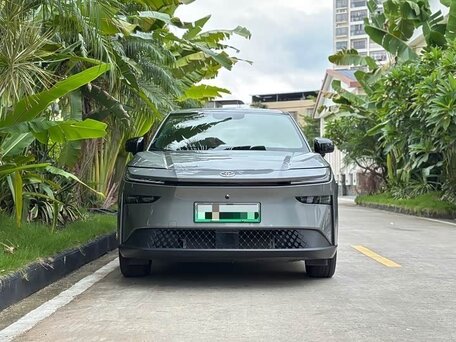 2025 Toyota bZ3X 50 kWh, серый, 2194000 рублей, вид 2