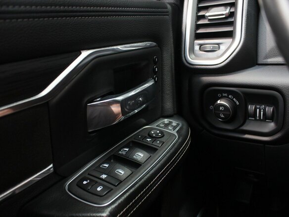2023 RAM 2500, чёрный - вид 32