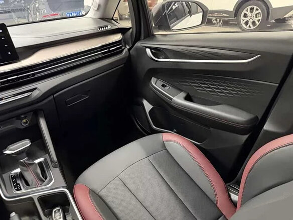 2022 Geely Vision X3 Pro, белый, 1100000 рублей - вид 9