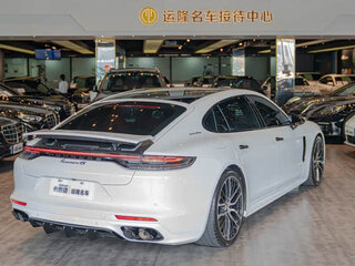 2022 Porsche Panamera 4S E-Hybrid II Рестайлинг, белый, 7950000 рублей, вид 4